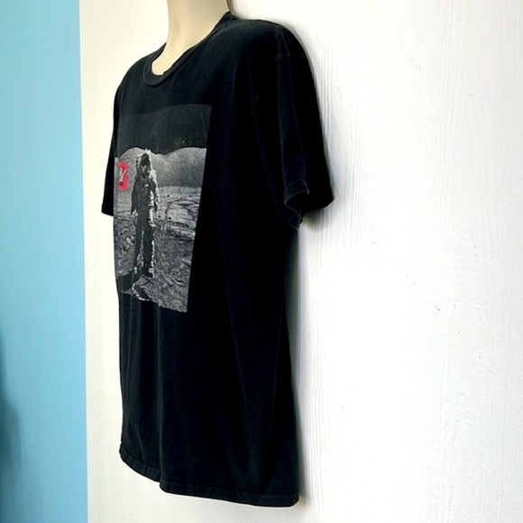 MTV - Astronaut MTV Flag In Space Graphic Short Sleeve T Shirt Size Large - Picture 5 of 9
